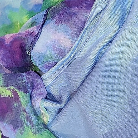 One World Live and Let Live Woman's Top Size S with Attached Tank Top - Picture 8 of 8